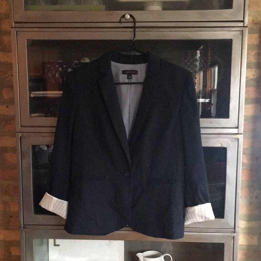 Ann Taylor size 8 pin stripe navy blazer